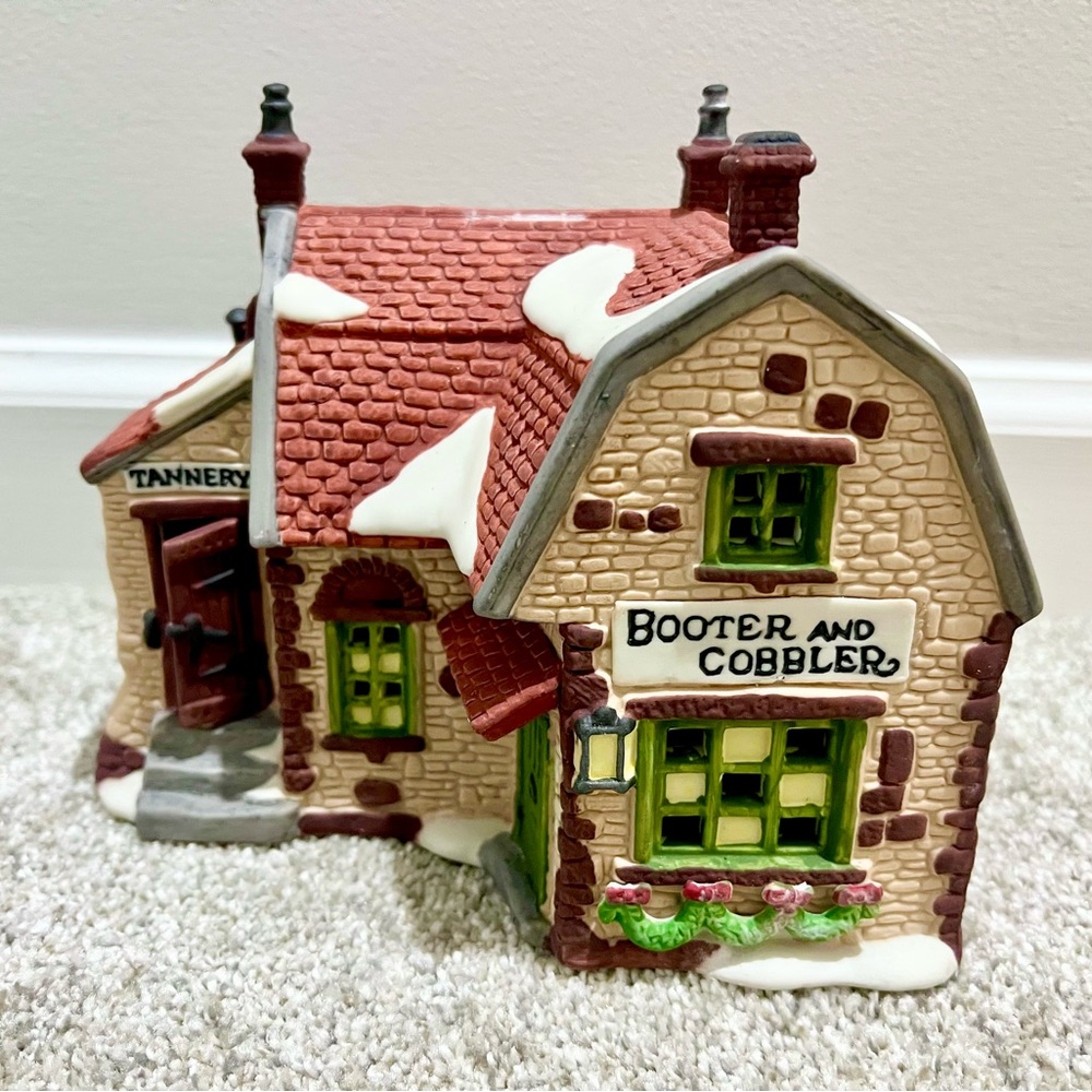 Department 56 Dickens’ Village Series Booter and Cobbler Christmas 1988